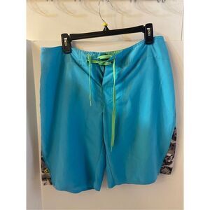 UA Under Amour MTN swim board shorts Small 30” Blue Green